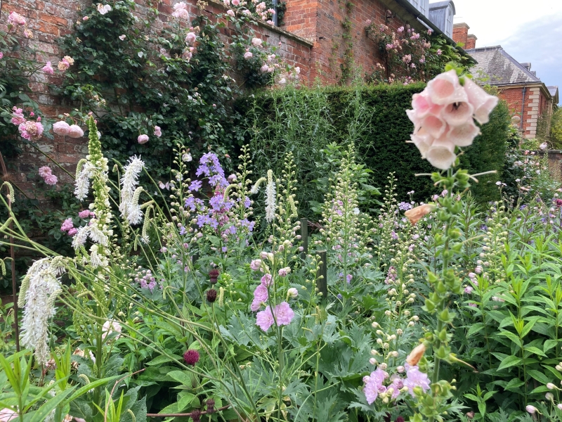 Cottesbrooke Hall Gardens